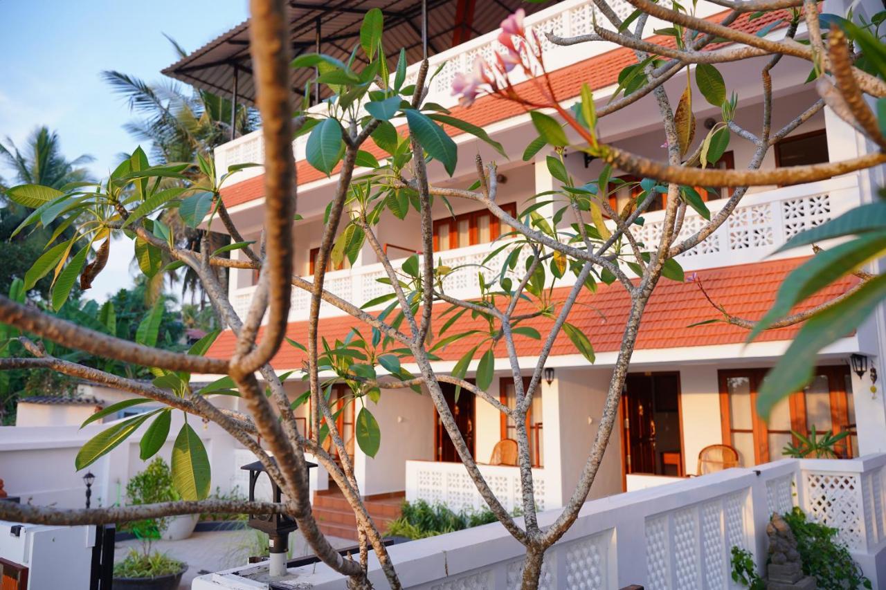 Buddha Beach Hotel Kovalam Ngoại thất bức ảnh