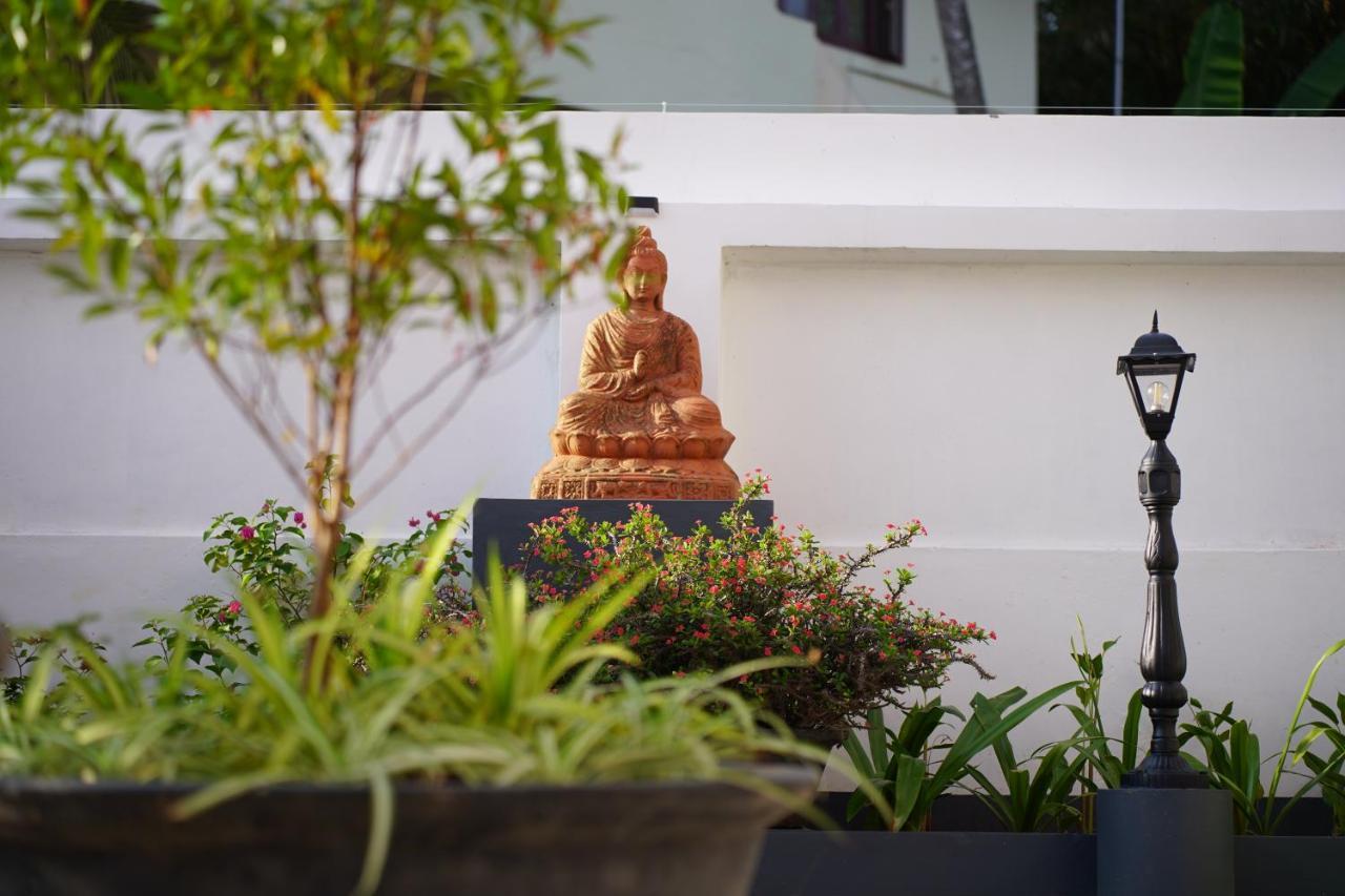 Buddha Beach Hotel Kovalam Ngoại thất bức ảnh