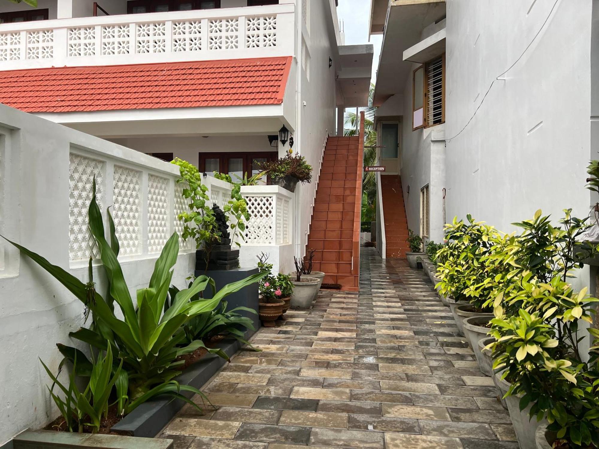 Buddha Beach Hotel Kovalam Ngoại thất bức ảnh