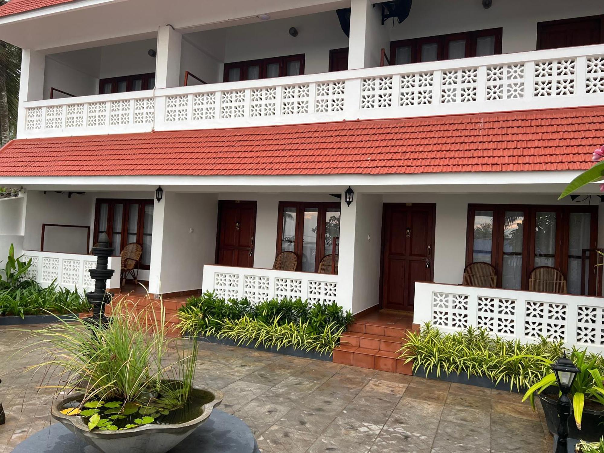 Buddha Beach Hotel Kovalam Ngoại thất bức ảnh
