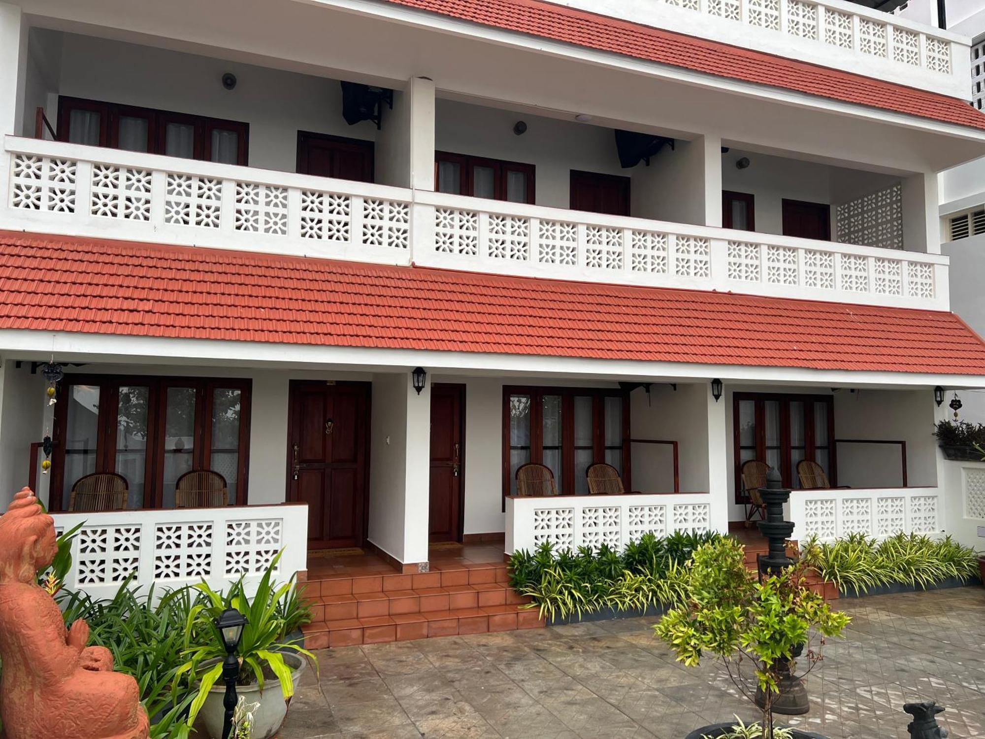 Buddha Beach Hotel Kovalam Ngoại thất bức ảnh
