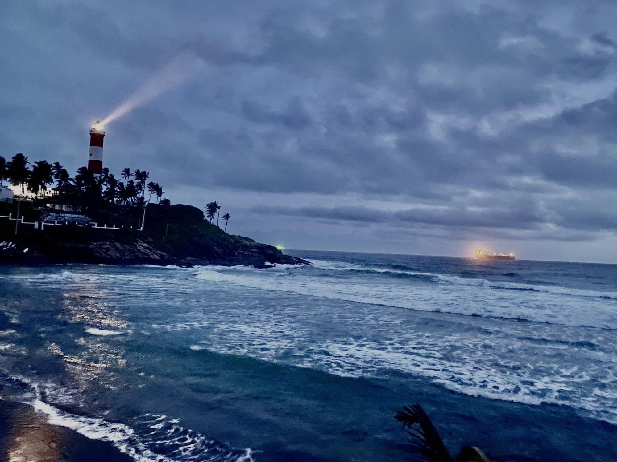 Buddha Beach Hotel Kovalam Ngoại thất bức ảnh